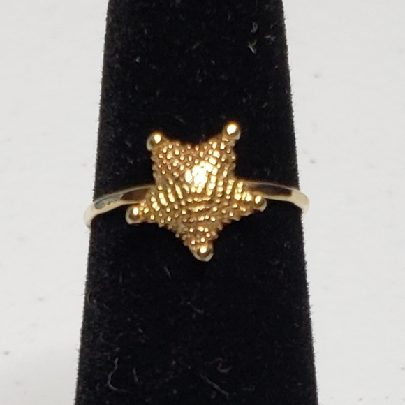 Stamped Jewelry - 14K YG Textured Starfish Stackable Midi Pinky Ring